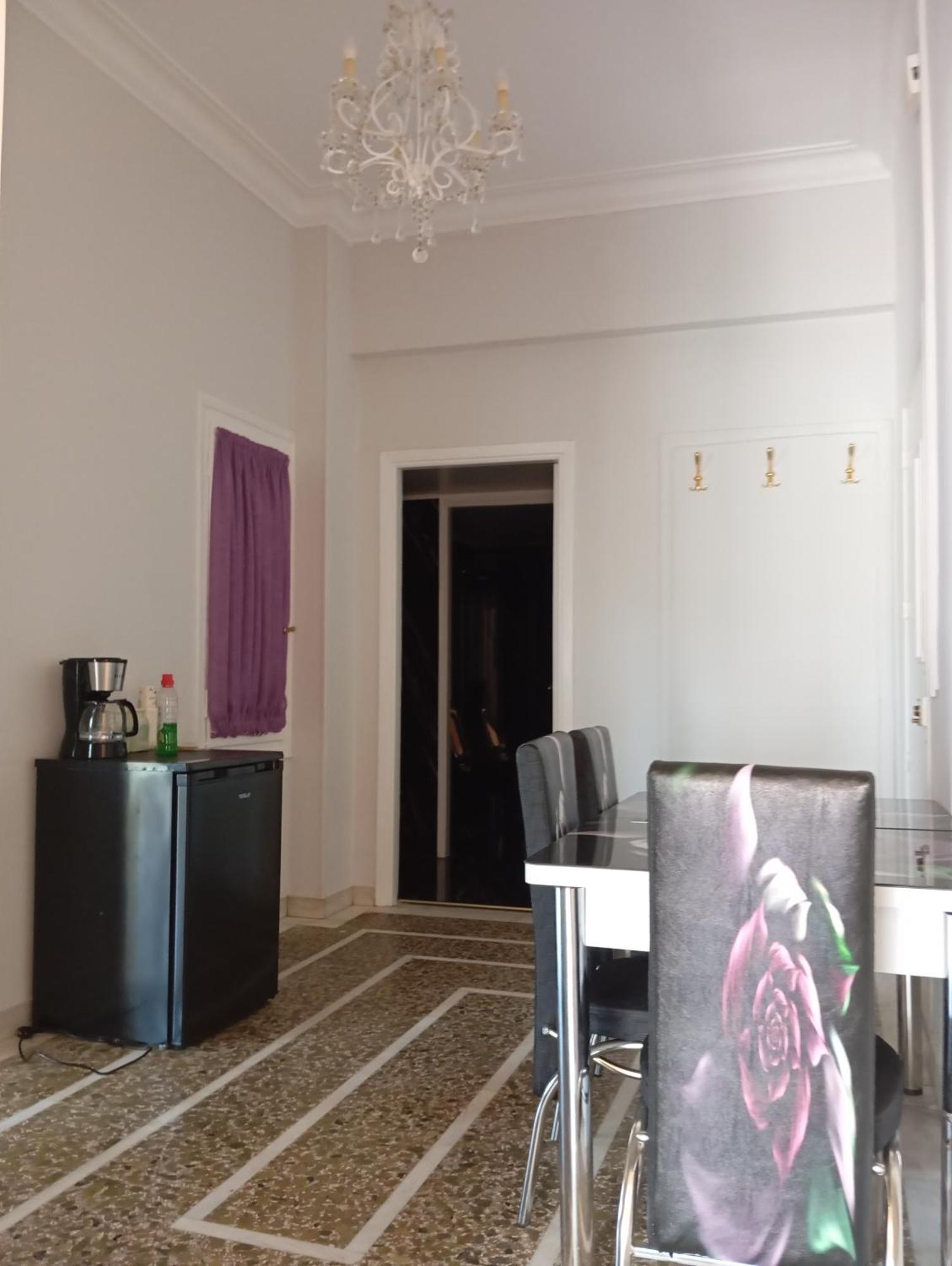 Iris Baroque Apartment Elefsina Exterior photo