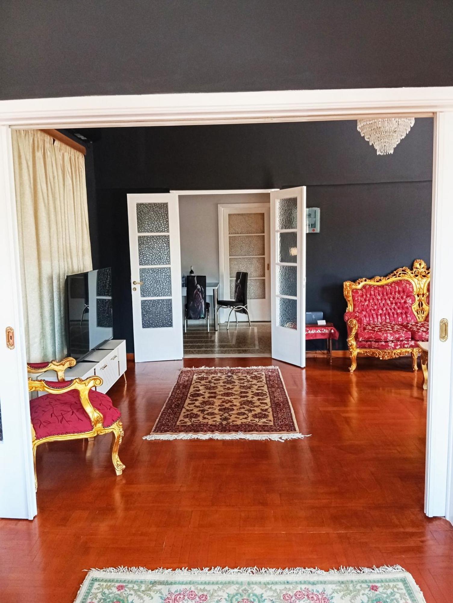 Iris Baroque Apartment Elefsina Exterior photo